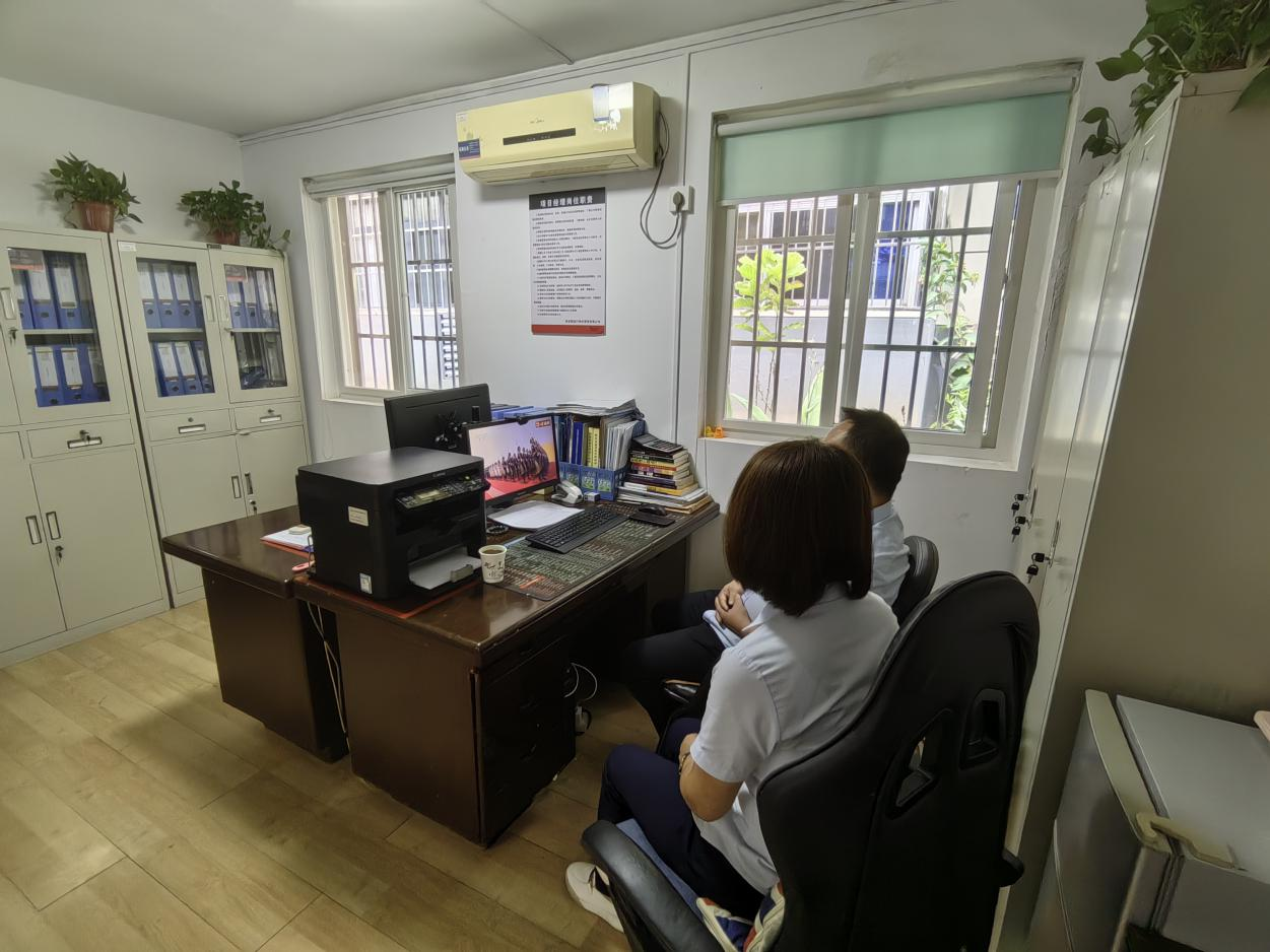 吉祥小区阅兵观后感